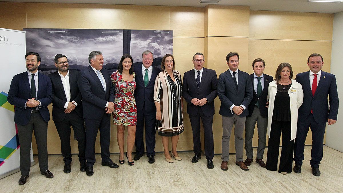 El alcalde de León, Antonio Silván, participó en la presentación de la Red de Destinos Turísticos Inteligentes. | ICAL