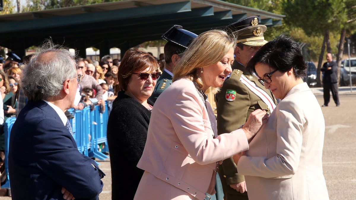 Pilar del Olmo durante su participación en los actos de la Comandancia de la Guardia Civil de Valladolid este viernes. | ICAL