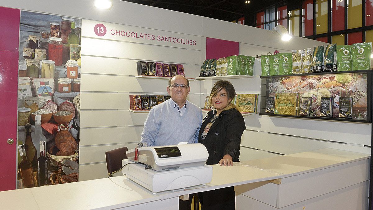 Chocolates Santocildes deja su sello en la XXV edición de la Feria de Productos de León. | MAURICIO PEÑA