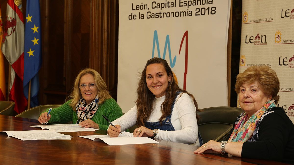 Firma del convenio. | L.N.C.