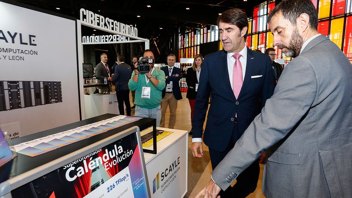 Juan Carlos Suárez-Quiñones y Alberto Hernández, este miércoles en el Enise. | CARLOS S. CAMPILLO (ICAL) Juan Carlos Suárez-Quiñones y Alberto Hernández, este miércoles en el Enise. | CARLOS S. CAMPILLO (ICAL)