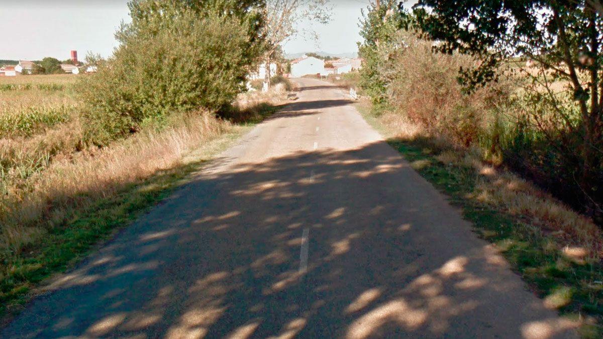 La carretera hasta Regueras de Arriba es una de las que se va a mejorar. | GOOGLE MAPS