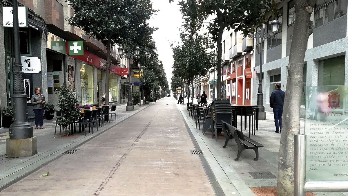 La remodelación de la avenida de España de Ponferrada, una de las obras emblemáticas y millonarias que realizó CRS. | L.N.C.