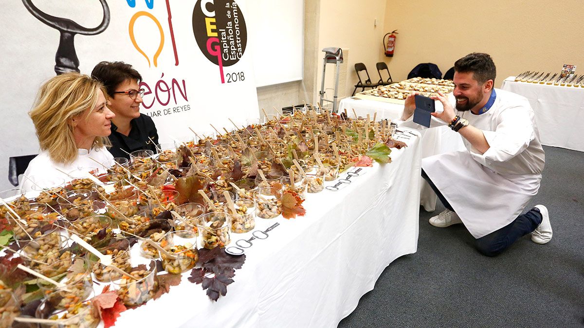 Presentación de las jornadas 'Buscasetas' este martes en León. | ICAL