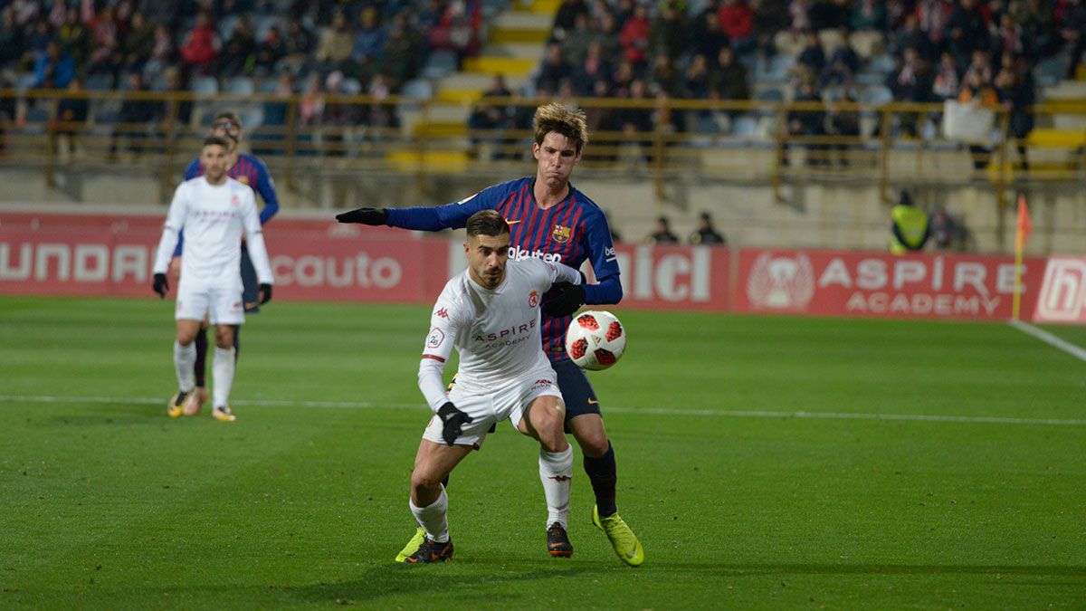 Zelu supera la presión de Samper. | MAURICIO PEÑA