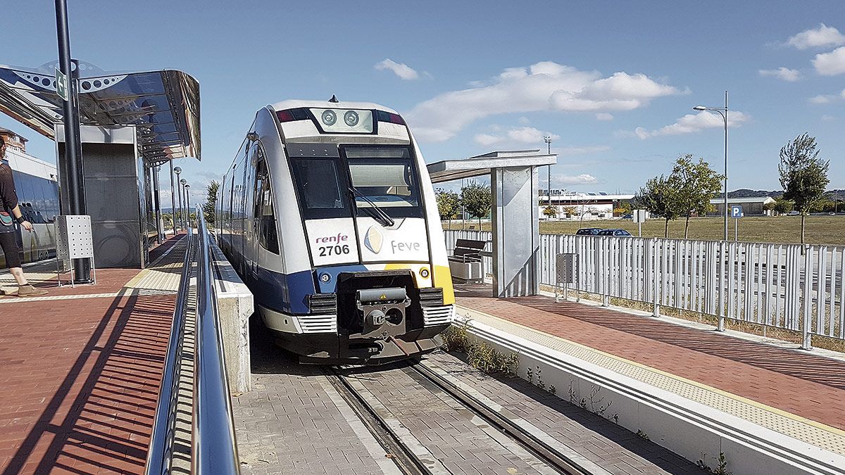 El apeadero del tren de Feve de La Asunción. | T.G.