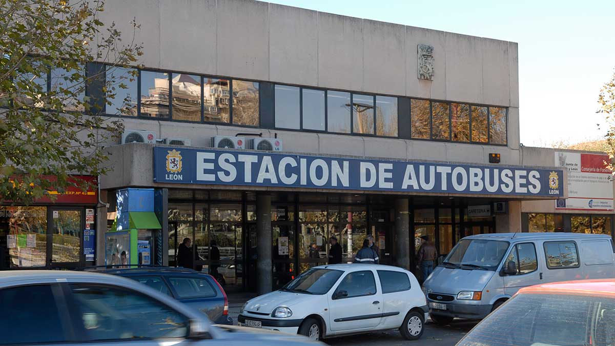 La estación de autobuses de León. | MAURICIO PEÑA