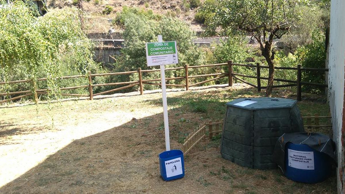 Uno de los puntos nuevos de gestión de compostaje colocados en Toreno. | F. STORINO