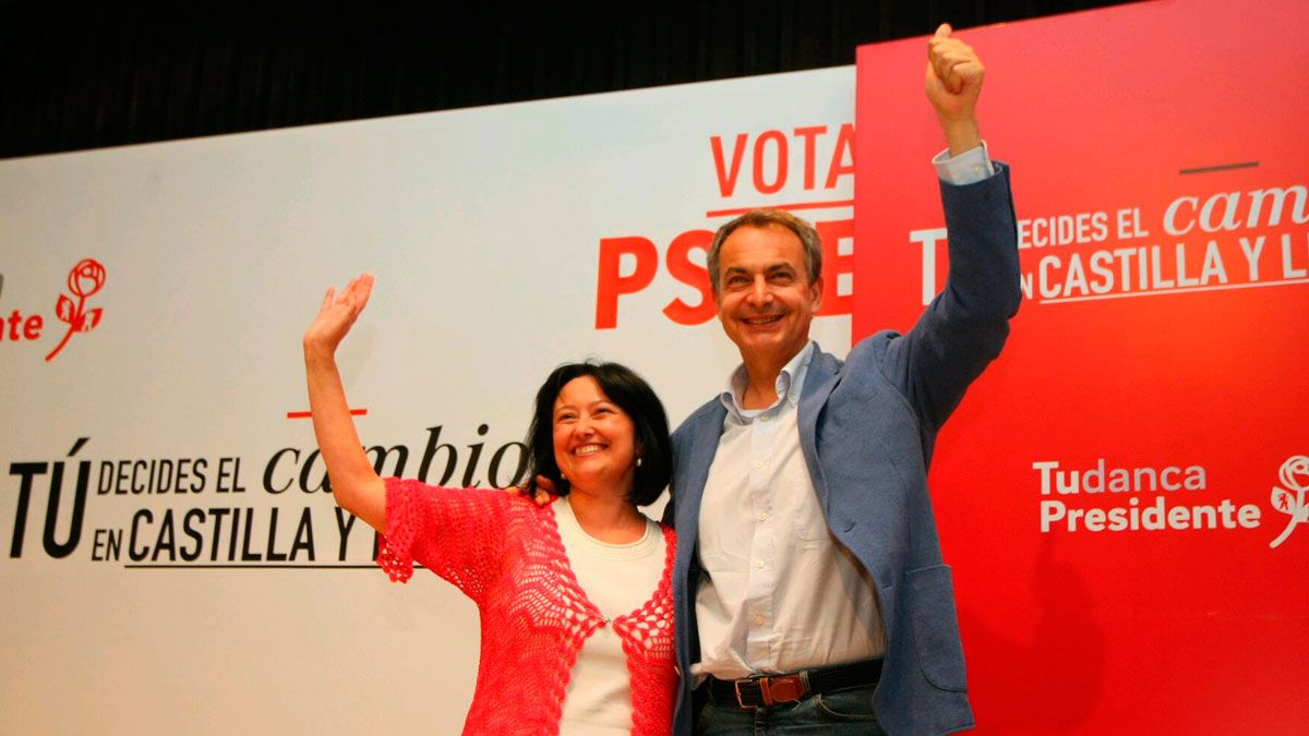 Ángela Marqués y José Luis Rodríguez Zapatero, en el mitin de este jueves en la Casa de la Cultura de Ponferrada. | C. Sánchez (Ical)