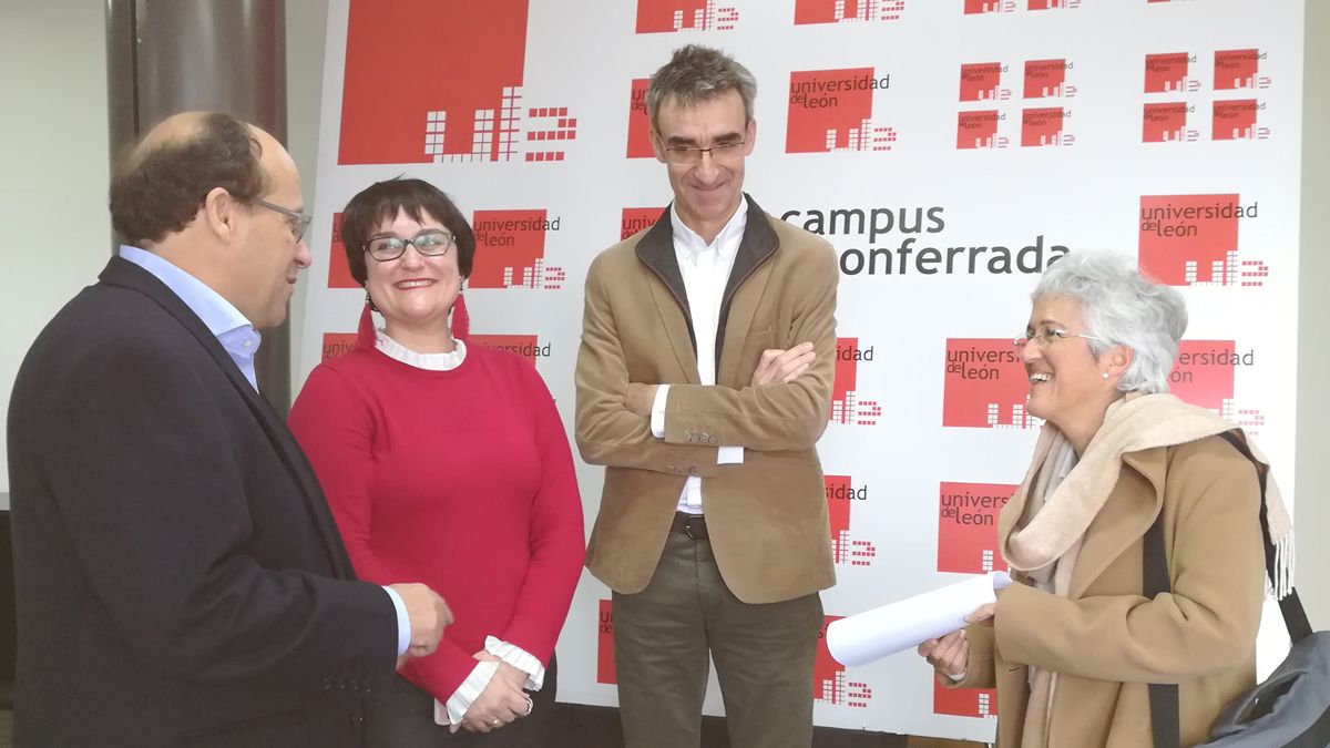 Presentación de los talleres ya iniciados en el campus de Ponferrada. | MAR IGLESIAS