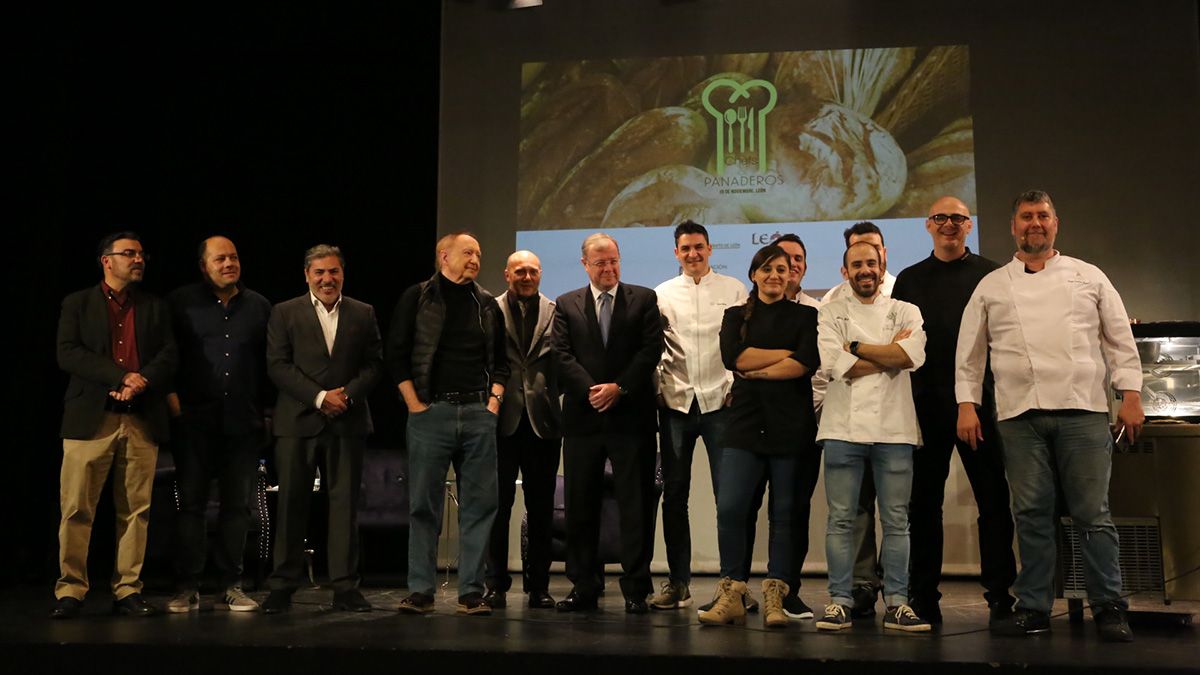 El alcalde de León, Antonio Silván, inaugura el I Encuentro de Chefs y Panaderos Artesanos ‘Chefs&Panaderos’, actividad programada en el marco de León Capital Española de la Gastronomía 2018. | ICAL