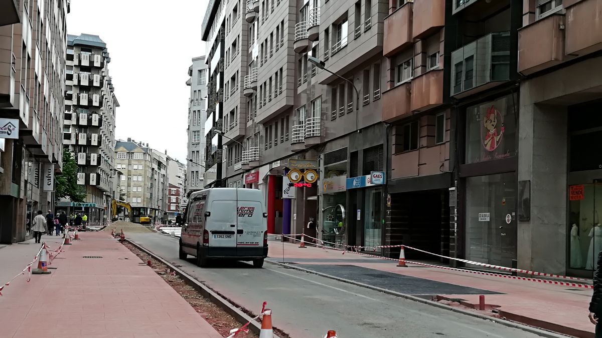 Las obras suponen completar el plan del comercio en la vena que llega a la plaza Julio Lazúrtegui, en una parte ya acabada. | M.I.