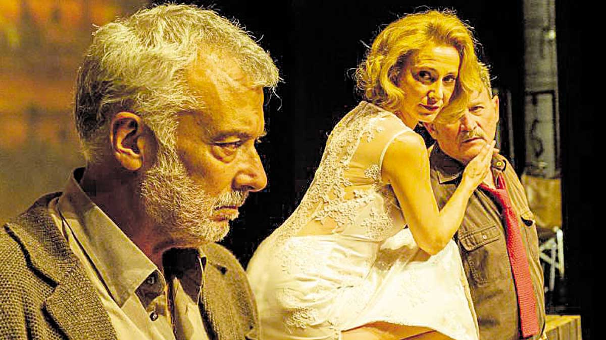 Adolfo Fernández, Sonia Almarcha y, al fondo, Rafael Caltayud | L.N.C.