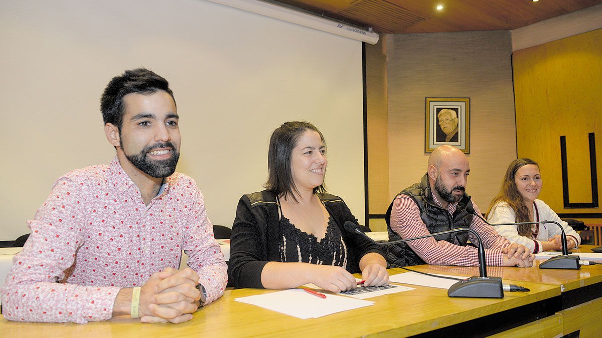 De izquierda a derecha, Víctor Núñez, Ana Isabel Martín, Víctor Lobo y Marta Mejías. | MAURICIO PEÑA