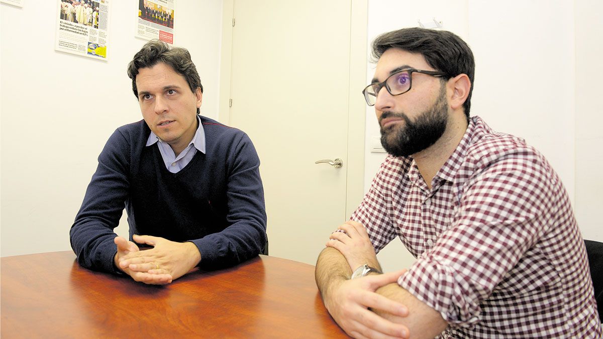 Raúl Mosquera y Jorge Maraña, impulsores de Legio Quest, plataforma de retos leoneses en redes sociales. | MAURICIO PEÑA