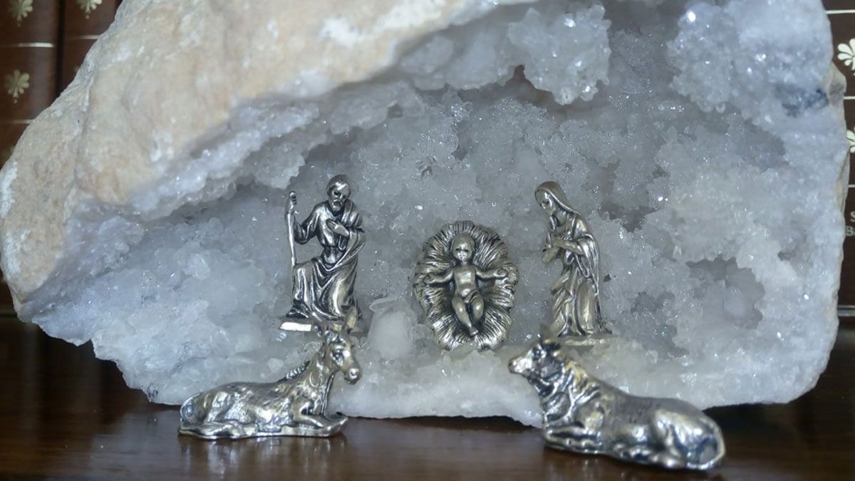 Imagen de una elaboración navideña con minerales, obra de Aragonito Azul.
