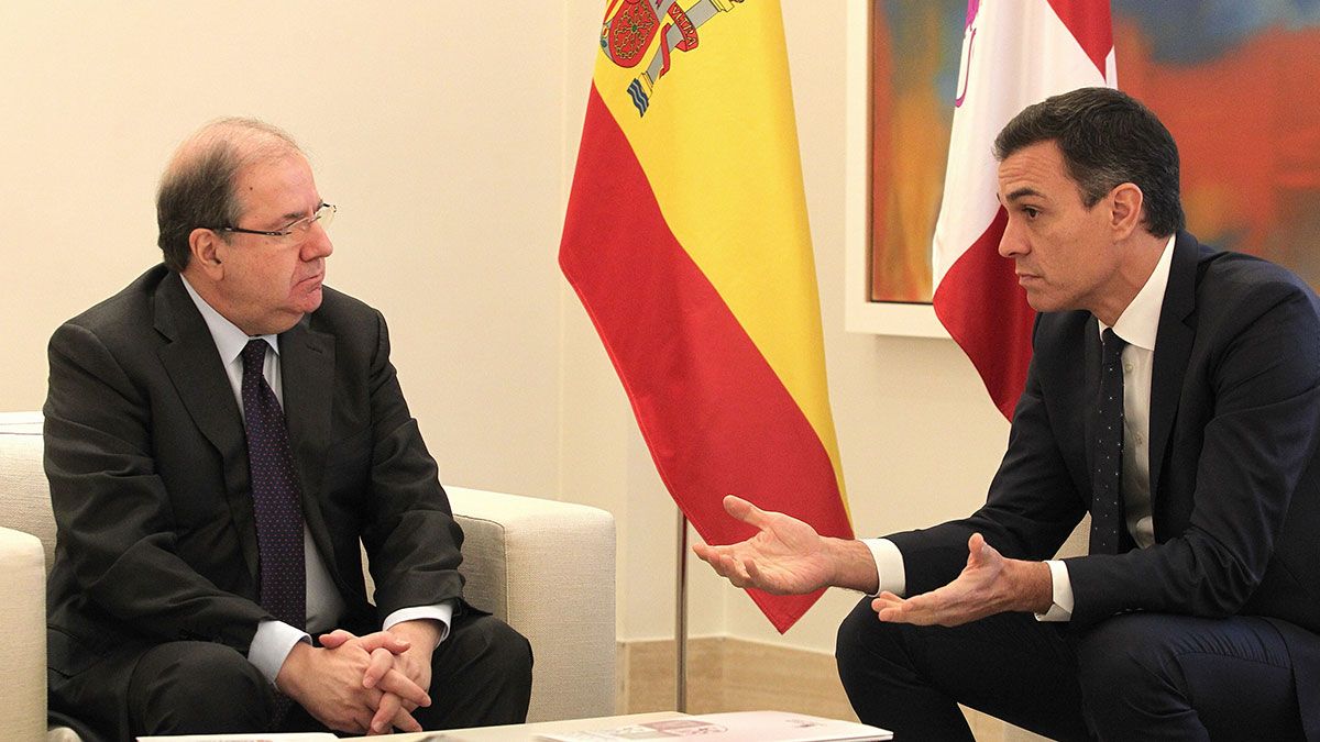 Herrera y Sánchez en su encuentro este martes en La Moncloa. | ICAL