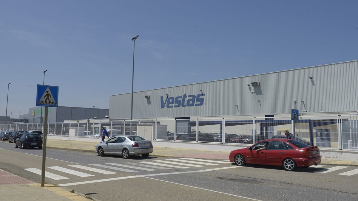 El polígono industrial de Villadangos del Páramo sufrirá importantes cambios con la salida de Vestas. | MAURICIO PEÑA