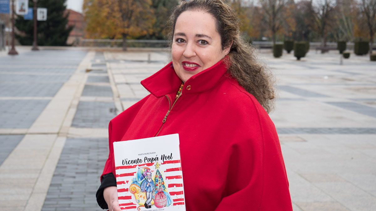 Marta Muñiz en una foto tomada por Vicente García, una de las personas que inspiró este divertido cuento de Navidad.