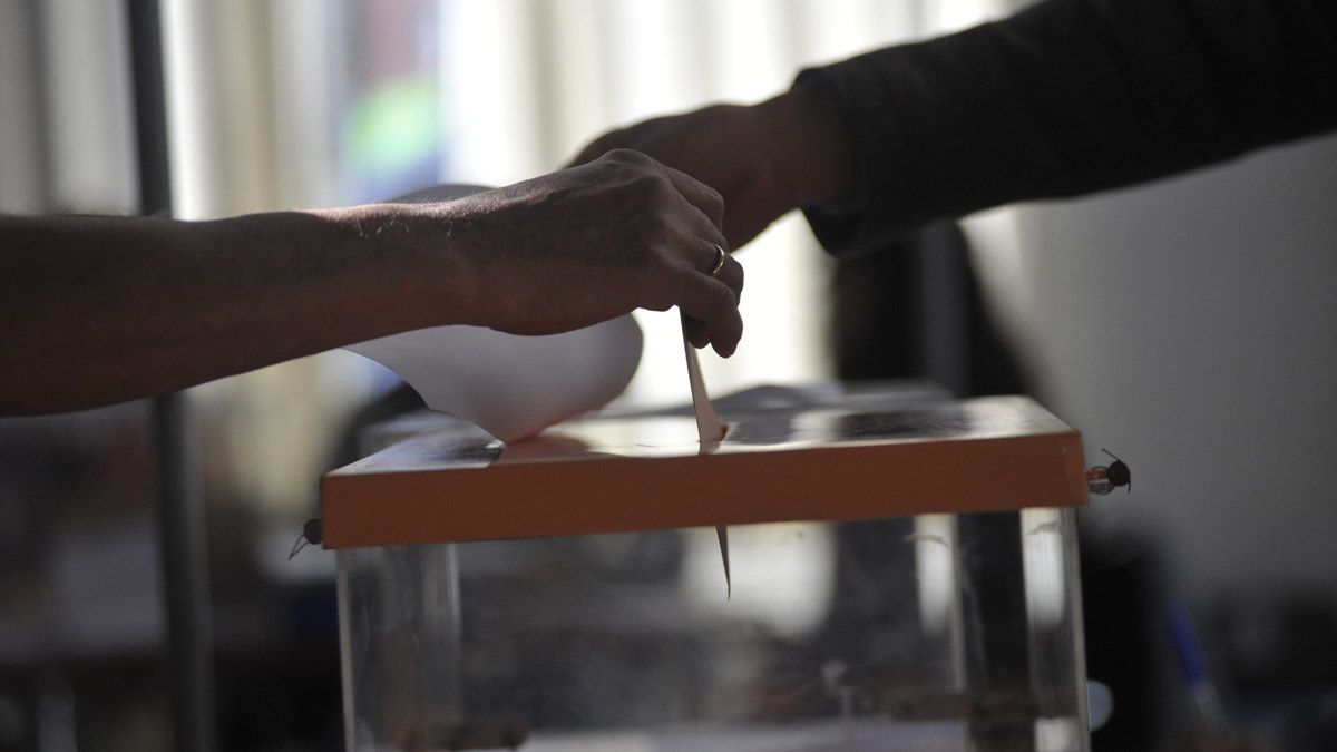 Un total de 4.855 docentes están llamados a las urnas. | DANIEL MARTÍN.