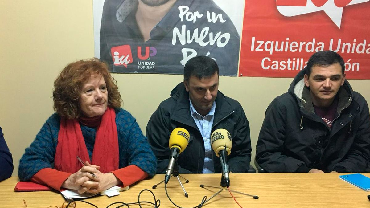 Rueda de prensa tras la reunión con los auxiliares.