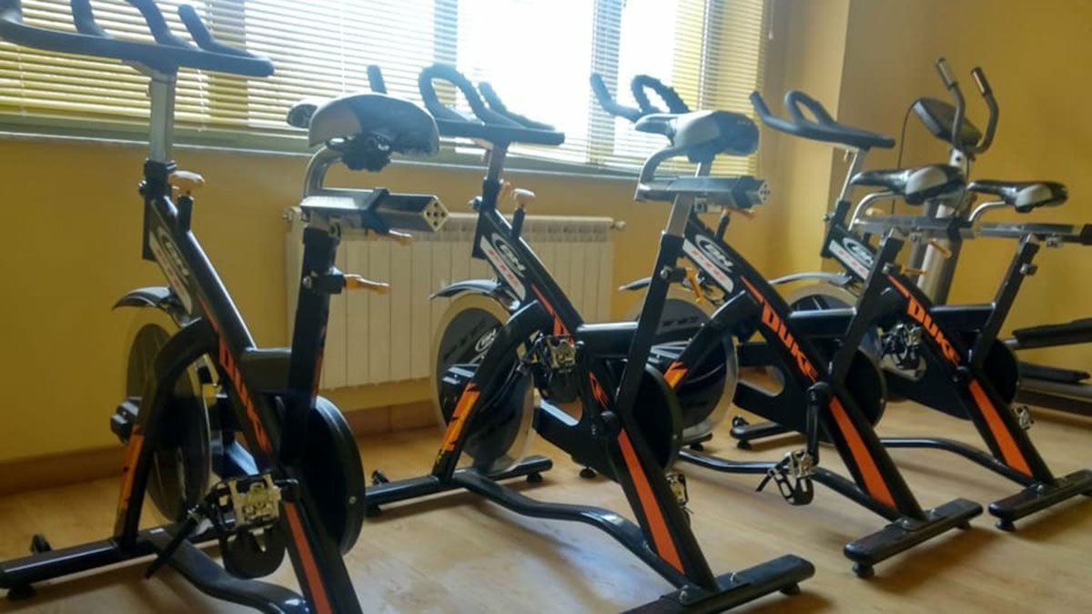 Algunas de las bicicletas estáticas del gimnasio de Almanza. | L.N.C.