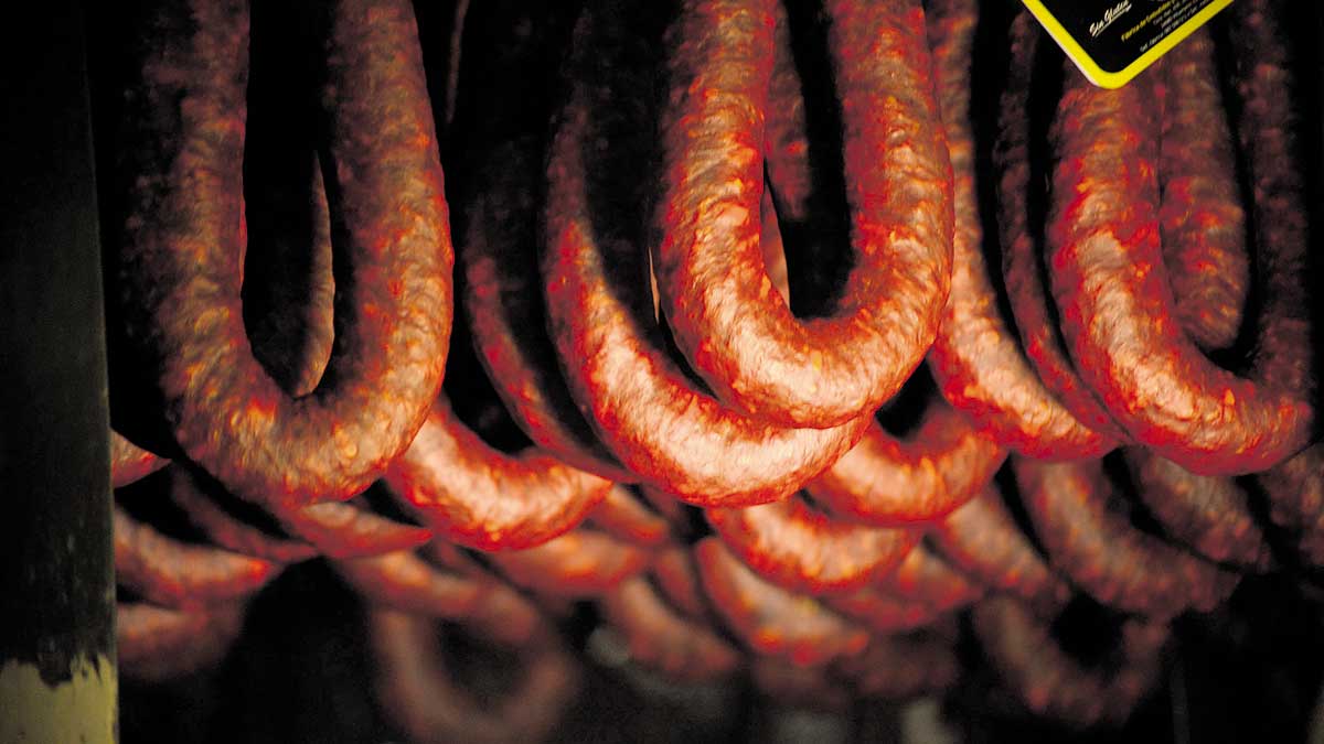El chorizo es uno de los productos más exportados desde León. | MAURICIO PEÑA El chorizo es uno de los productos más exportados desde León. | MAURICIO PEÑA