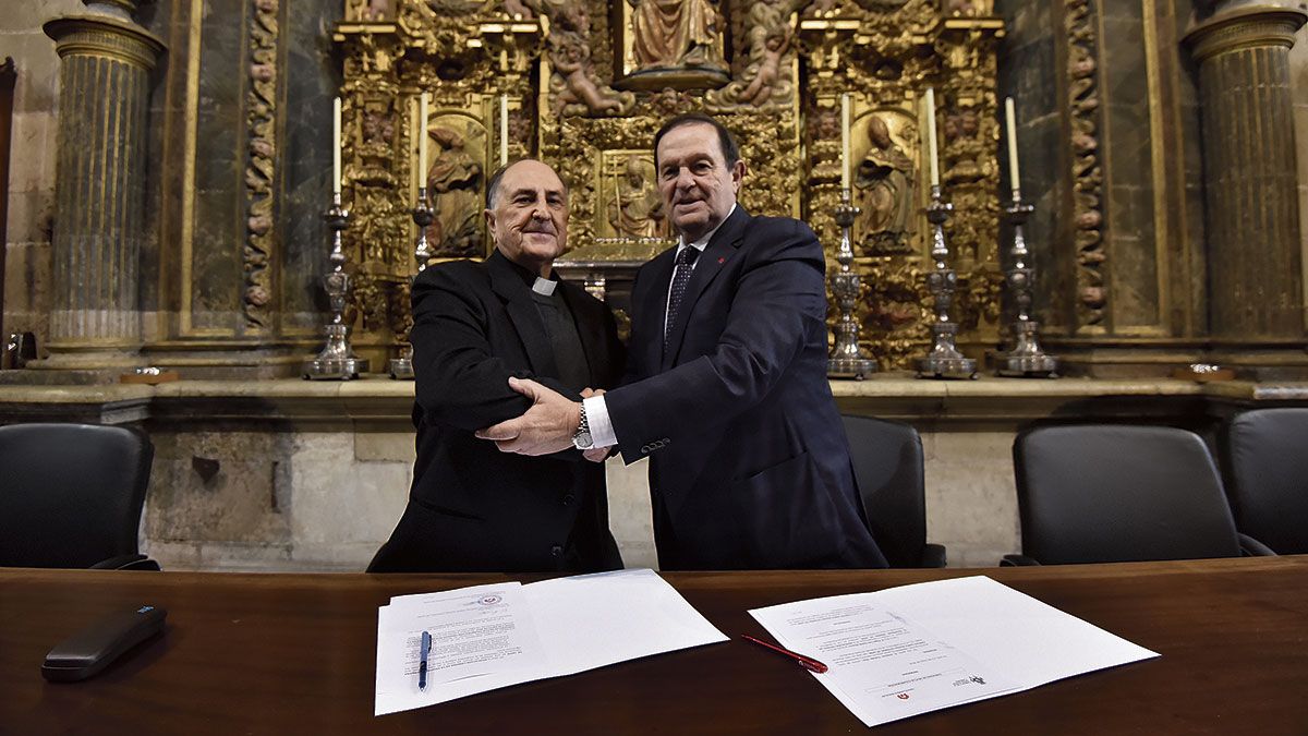 Antonio Trobajo Díaz y Ángel Luis Valdés Álvarez. | SAÚL ARÉN