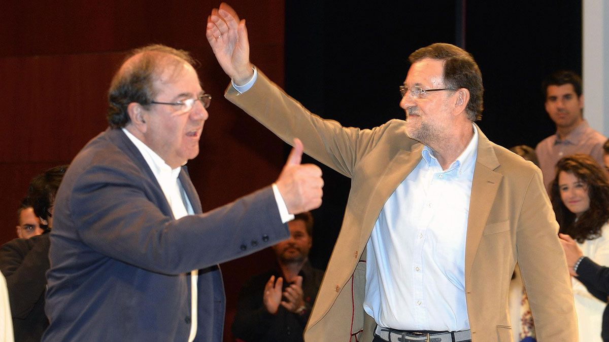 El presidente del Gobierno junto a Juan Vicente Herrera durante un acto de la pasada campaña en Burgos. | ICAL