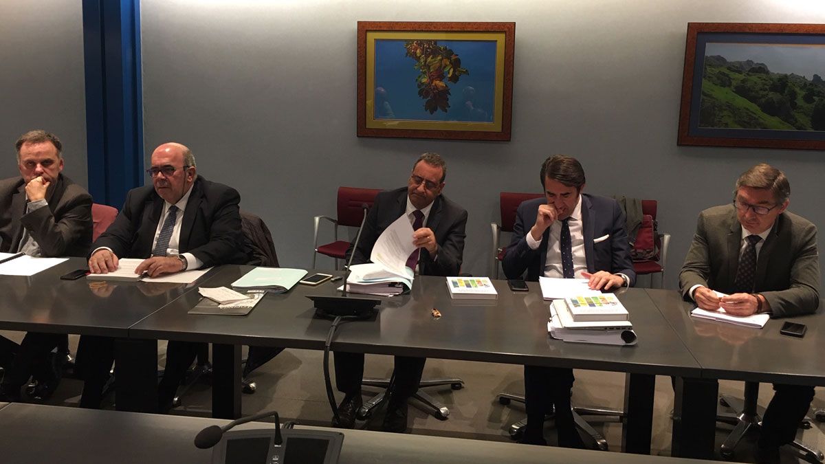 El consejero Suárez-Quiñones asistió a la reunión. | L.N.C