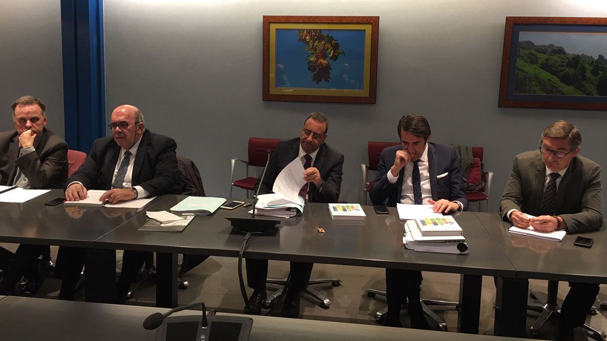 El consejero Suárez-Quiñones asistió a la reunión. | L.N.C El consejero Suárez-Quiñones asistió a la reunión. | L.N.C