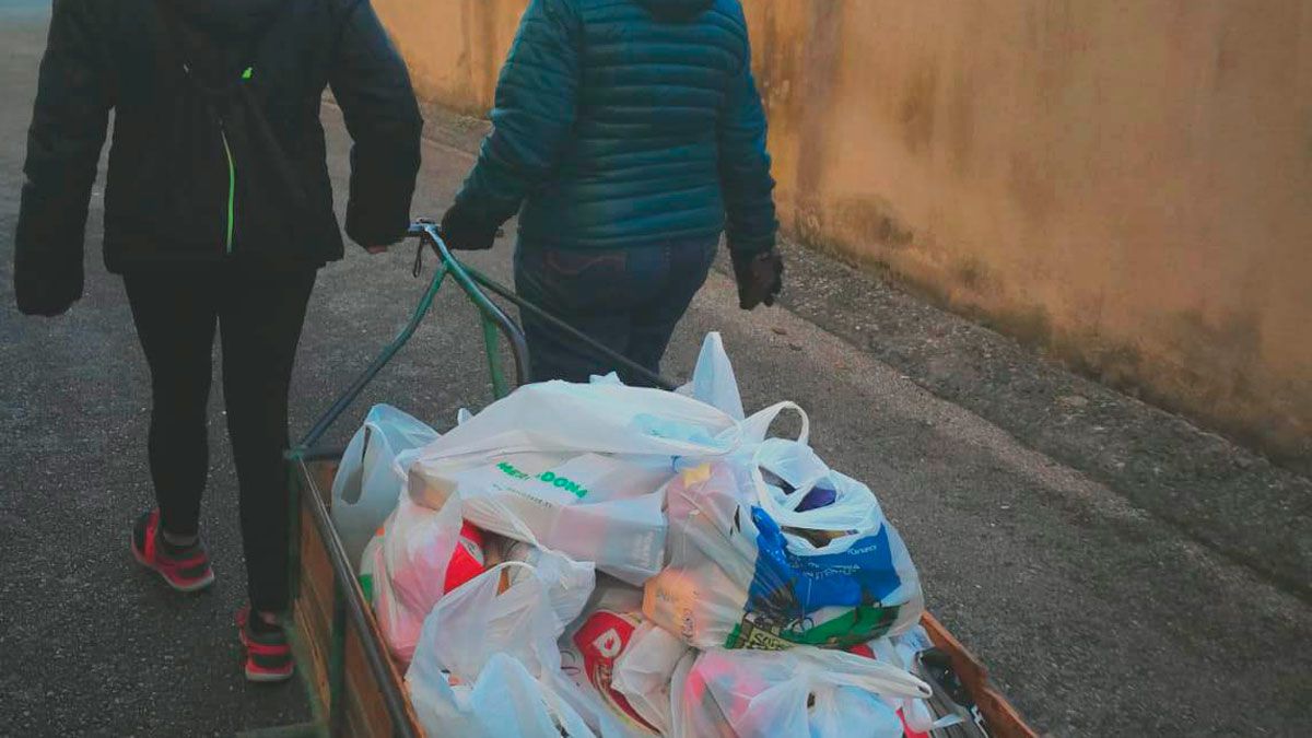 La Asociación Folgosina recoge cada año alimentos para Cáritas Bembibre. | L.N.C.