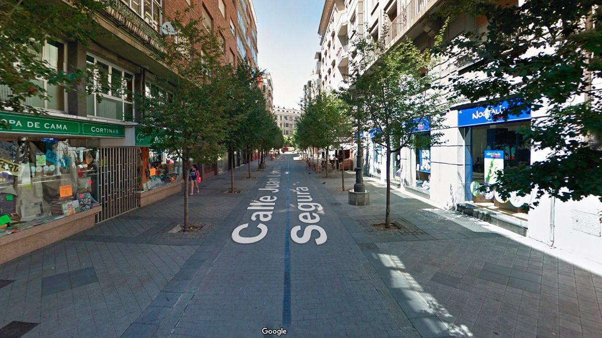 Imagen de la calle Juan Lorenzo Segura. | GOOGLE Imagen de la calle Juan Lorenzo Segura. | GOOGLE