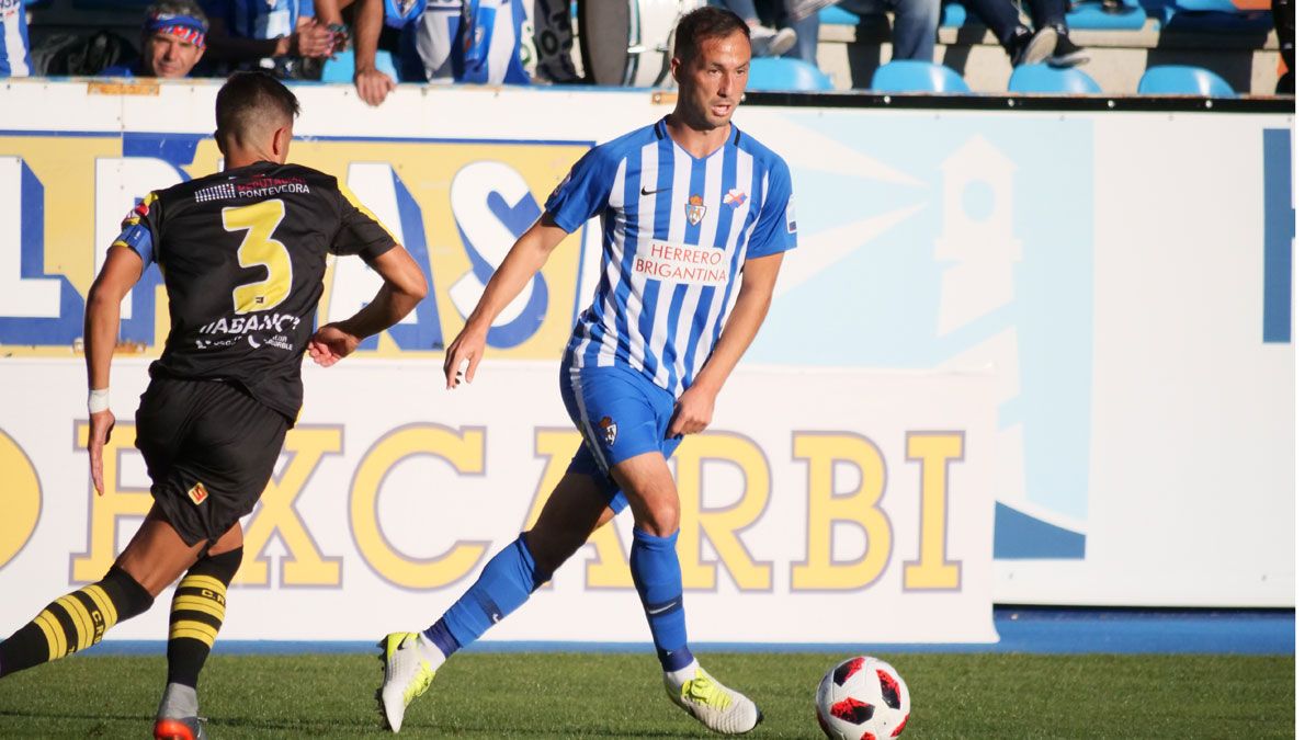 Luisma Villa, durante un partido en El Toralín. | FRANCISCO L. POZO Luisma Villa, durante un partido en El Toralín. | FRANCISCO L. POZO