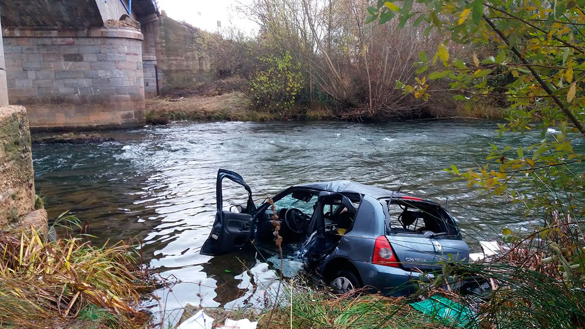 Uno de los accidentes con víctimas mortales que León tuvo que lamentar en 2018 fue el de Puente Villarente. | MAURICIO PEÑA