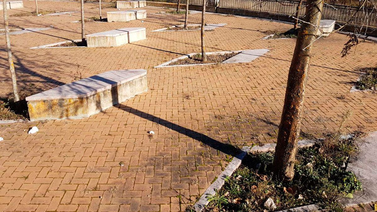 Las inmediaciones del río Torío a su paso por Puente Castro están abandonadas según el PSOE. | L.N.C. Las inmediaciones del río Torío a su paso por Puente Castro están abandonadas según el PSOE. | L.N.C.