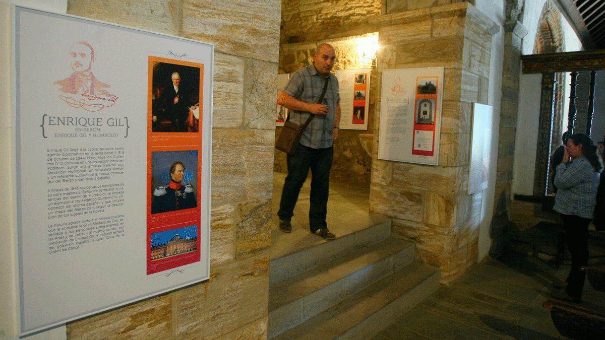 Exposición sobre Gil y Carrasco en la Iglesia San Francisco en Villafranca. | César Sánchez (Ical)
