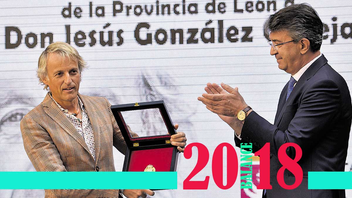 Jesús Calleja recibió la Medalla de Oro de la provincia. | SAÚL ARÉN Jesús Calleja recibió la Medalla de Oro de la provincia. | SAÚL ARÉN