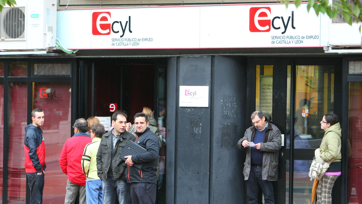 Las oficinas del Ecyl en la capital del Bierzo, en una imagen de archivo. | César Sánchez (Ical)