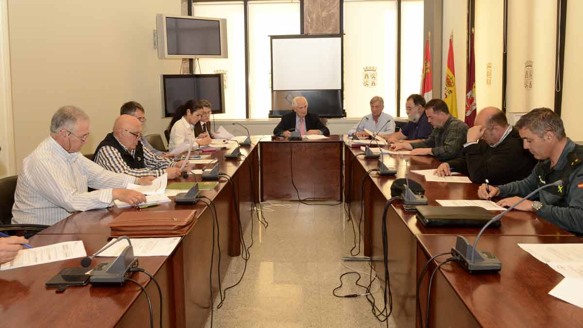 Un momento de la reunión celebrada en la Delegación Territorial. | L.N.C.