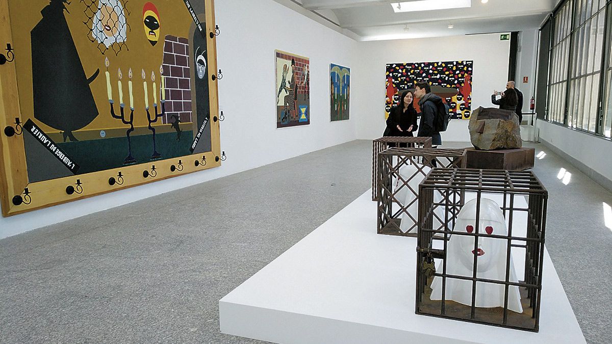 Vista de la sala con ‘El buque fantasma’ al fondo.