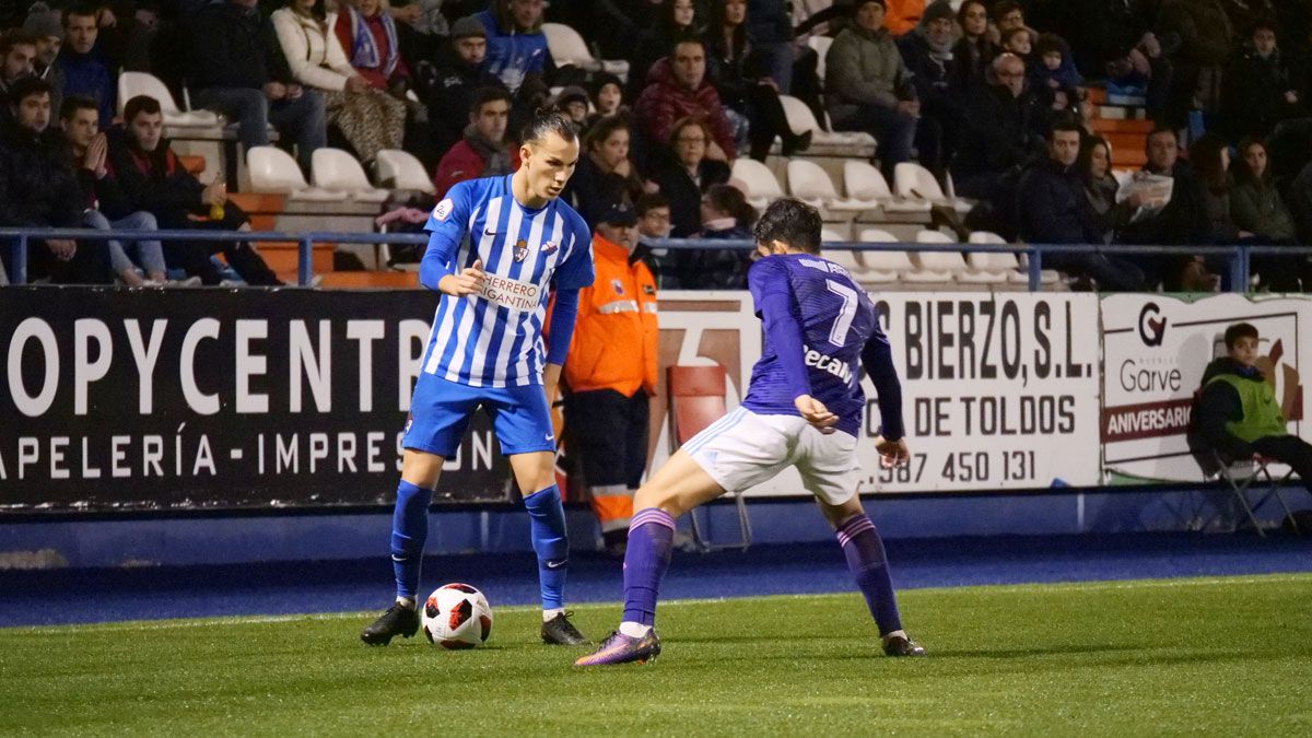 Son, durante el partido ante el Celta B en El Toralín. | FRANCISCO L. POZO