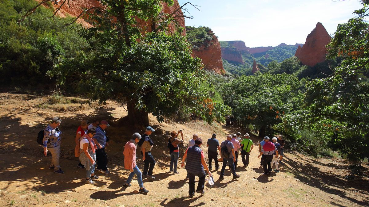 Imagen de archivo de turistas en Las Médulas. | C. SÁNCHEZ (ICAL)