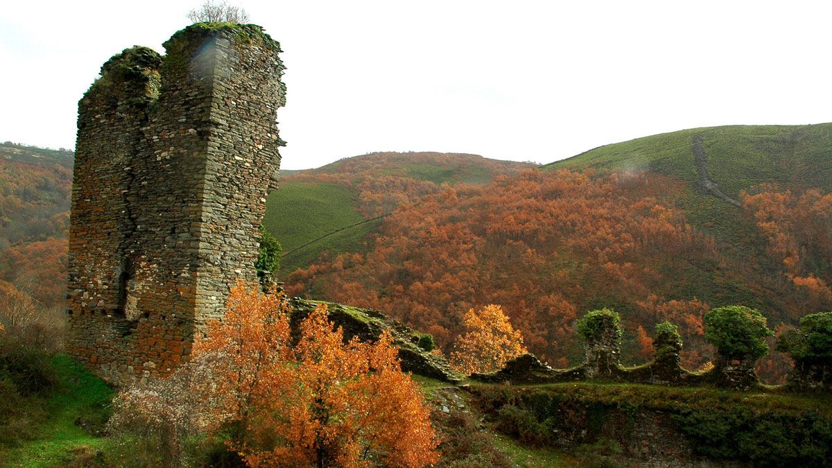 Dos intervenciones se unirán esa campaña en los restos del castillo. | ICAL Dos intervenciones se unirán esa campaña en los restos del castillo. | ICAL