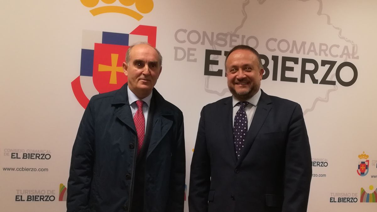 Quintana  en su visita al Consejo Comarcal. | M.I.
