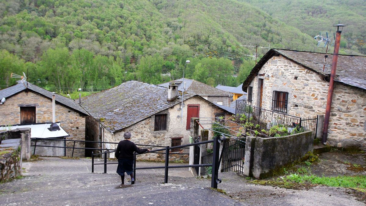 Imagen del pueblo de Trabadelo, donde el PP ganó en los pasados comicios.| Ical