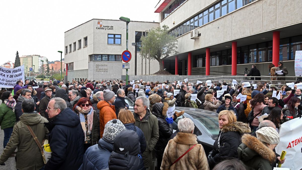 Una de las manifestaciones en defensa de la Sanidad Pública en Burgos. | ICAL