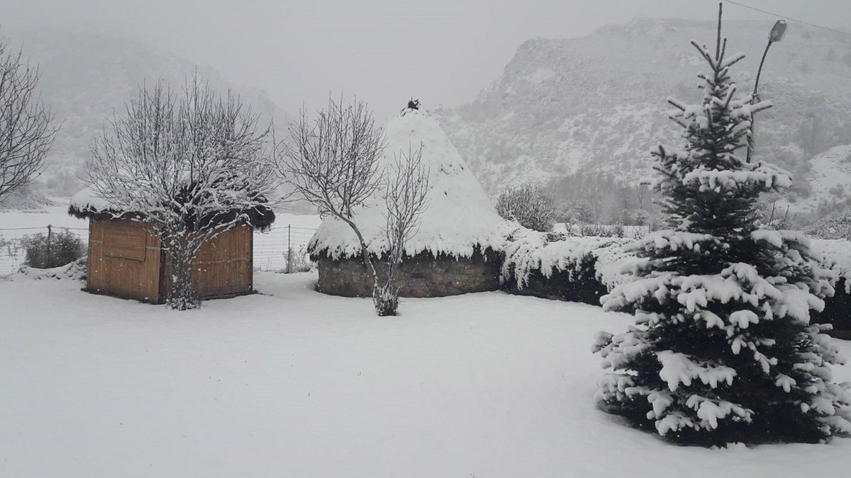 Una de las recientes nevadas que cubrió de blanco el norte de la provincia leonesa. | L.N.C.