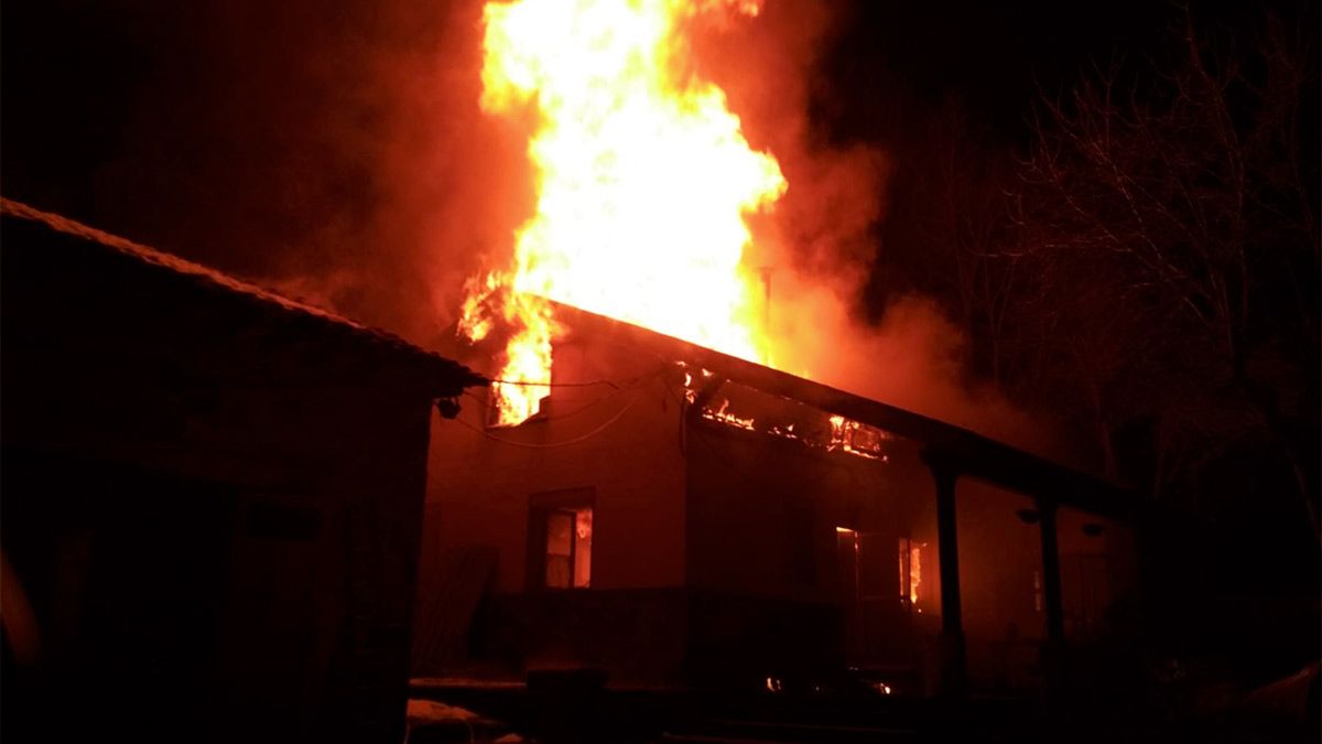 Imágenes del incendio tomadas por los Bomberos del Ayuntamiento de León.