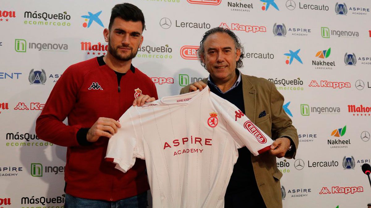 Pablo Vázquez y Llamazares, durante la presentación. | CYDLEONESA